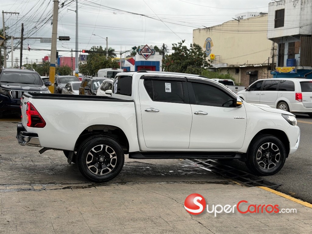 2016 Toyota Hilux Limited — foto 5 / 12