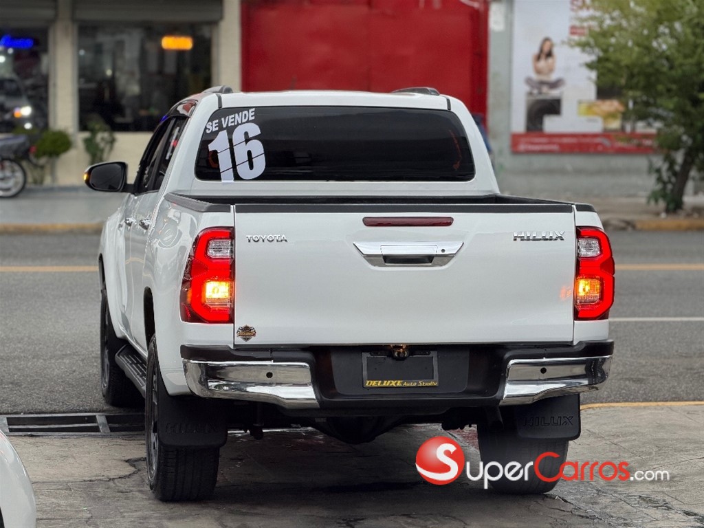 2016 Toyota Hilux Limited — foto 10 / 12