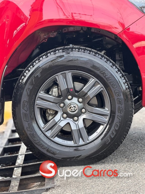 2023 Toyota Hilux SRV — foto 6 / 12