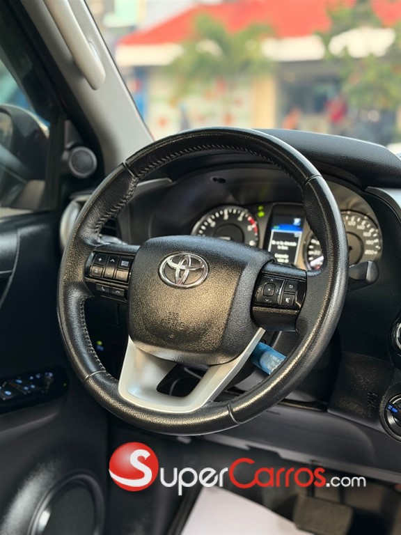 2023 Toyota Hilux SRV — foto 10 / 12