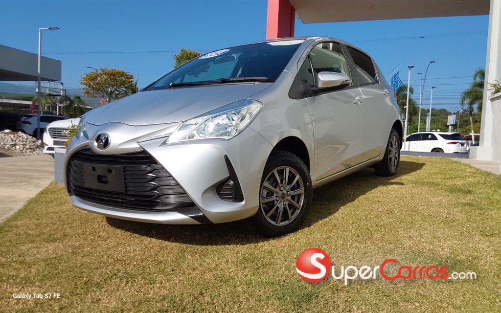 2021 Toyota VITZ — foto 2 / 9