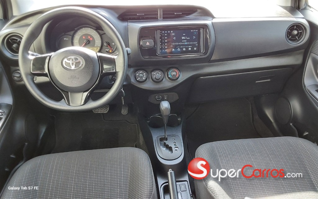 2021 Toyota VITZ — foto 8 / 9