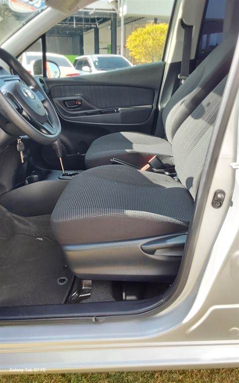 2021 Toyota VITZ — foto 9 / 9