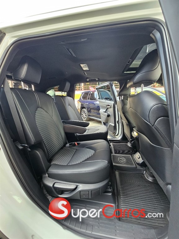 2024 Toyota Highlander XSE — foto 6 / 10