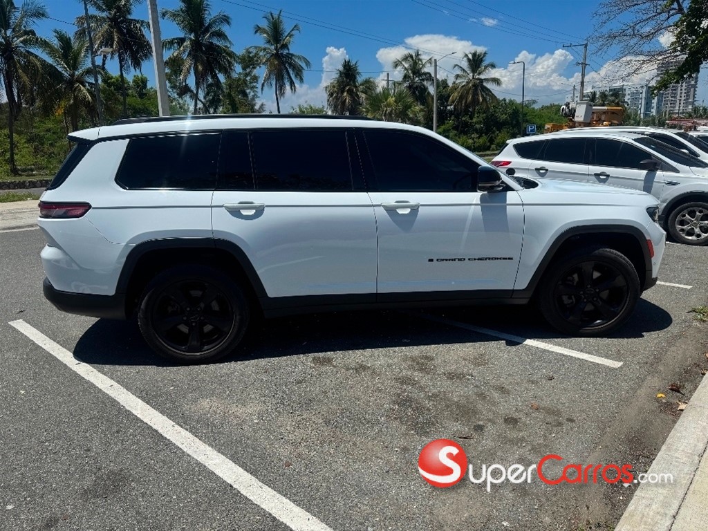2023 Jeep Grand Cherokee Limited — foto 4 / 9