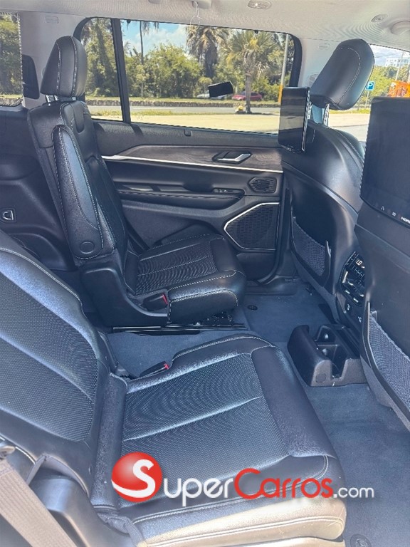 2023 Jeep Grand Cherokee Limited — foto 8 / 9