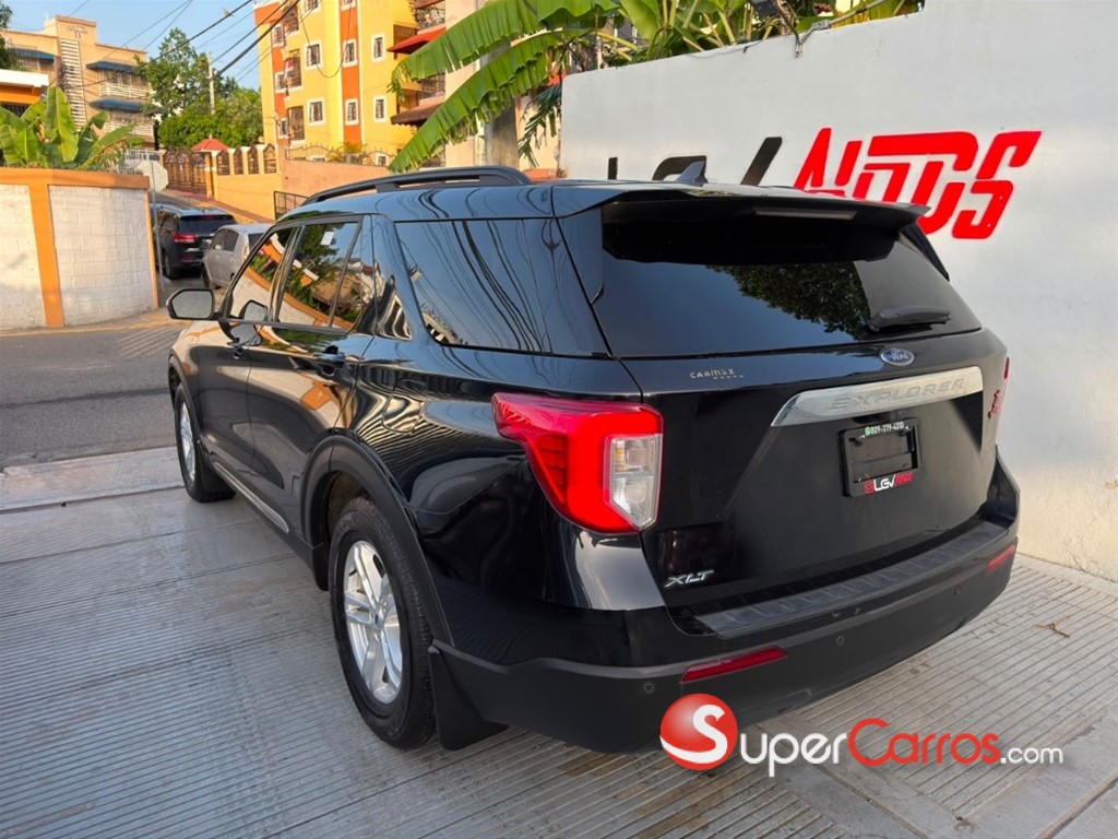2021 Ford Explorer XLT — foto 6 / 12