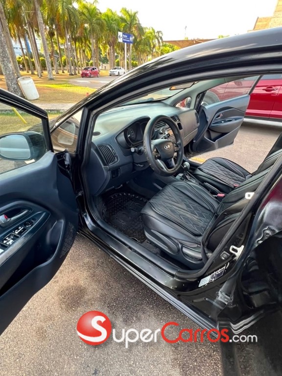 2015 Kia Rio — foto 4 / 10