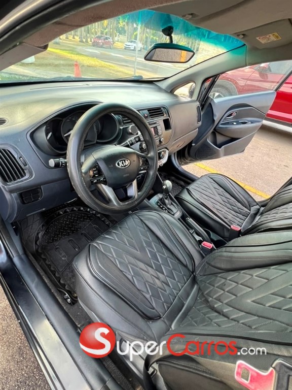 2015 Kia Rio — foto 6 / 10