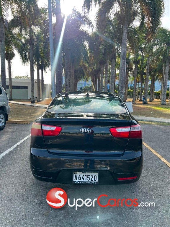 2015 Kia Rio — foto 8 / 10
