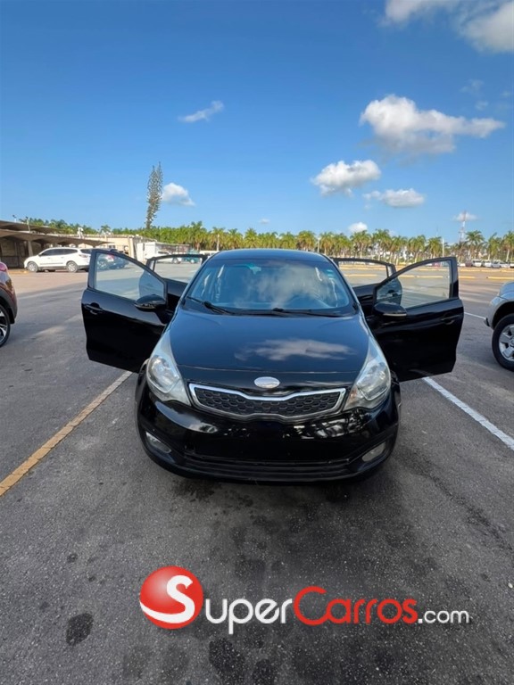 2015 Kia Rio — foto 9 / 10