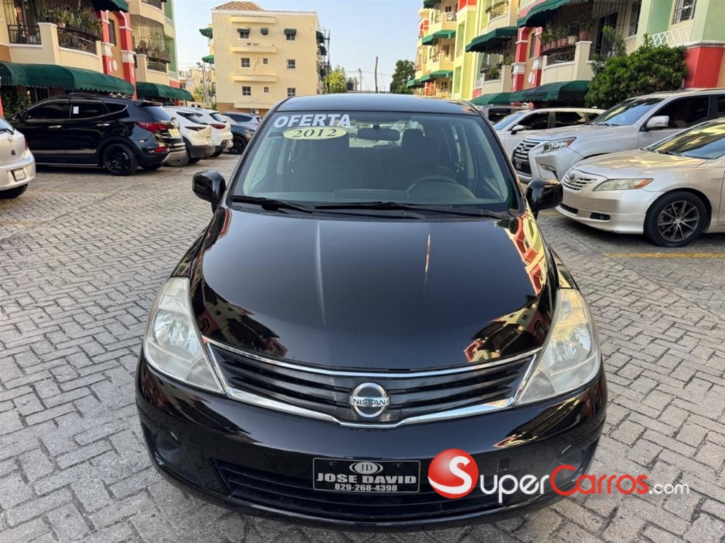 2012 Nissan Versa — foto 2 / 10