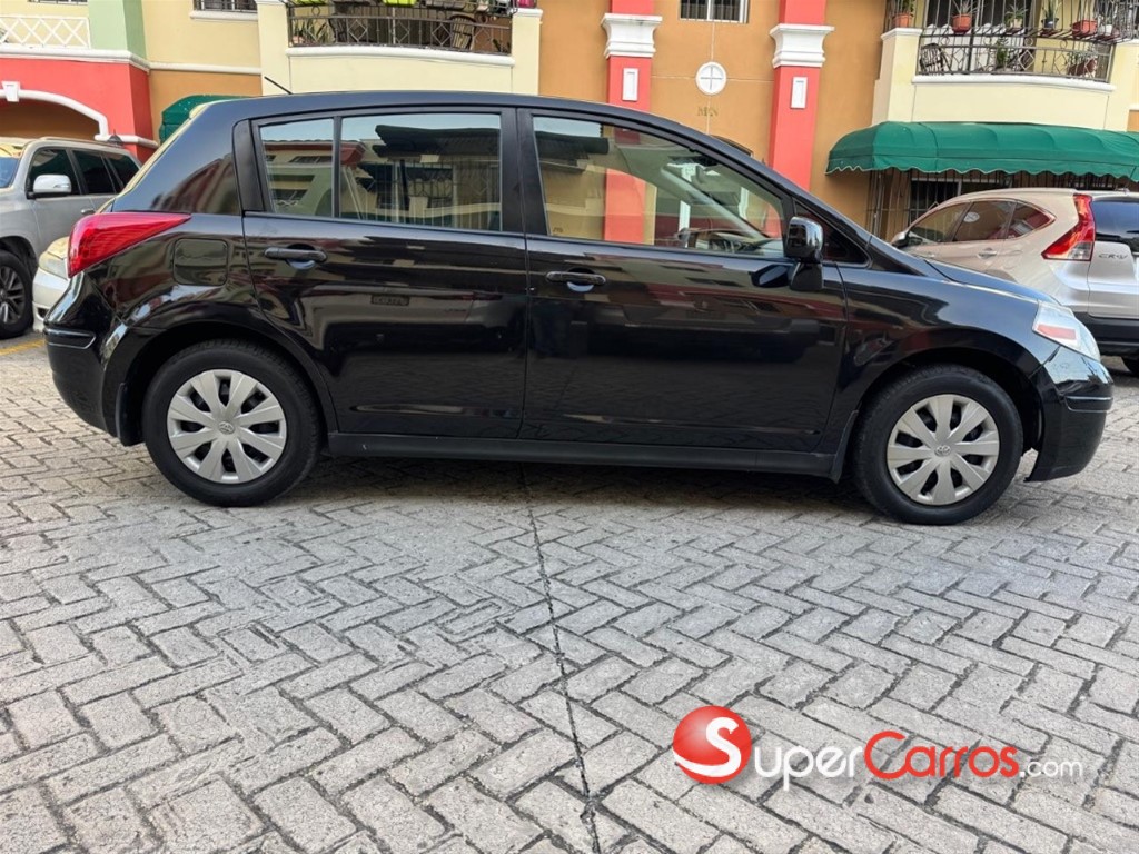 2012 Nissan Versa — foto 4 / 10