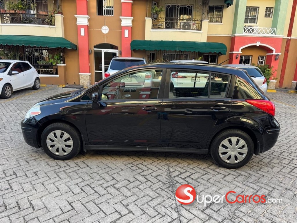 2012 Nissan Versa — foto 5 / 10