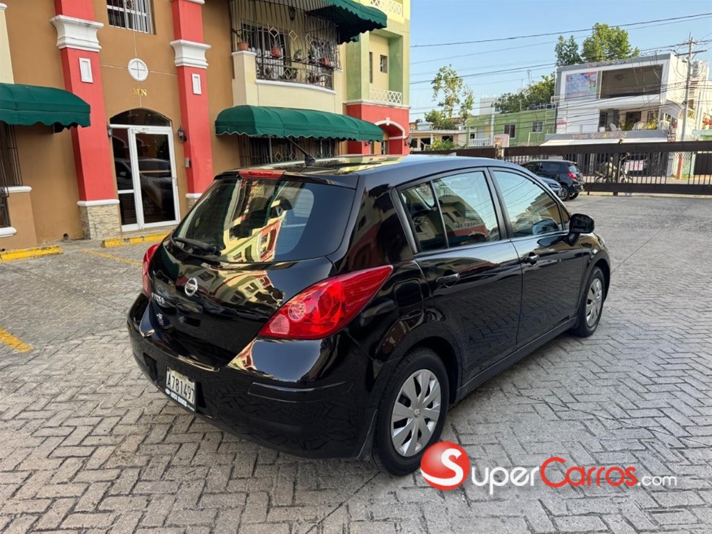 2012 Nissan Versa — foto 6 / 10