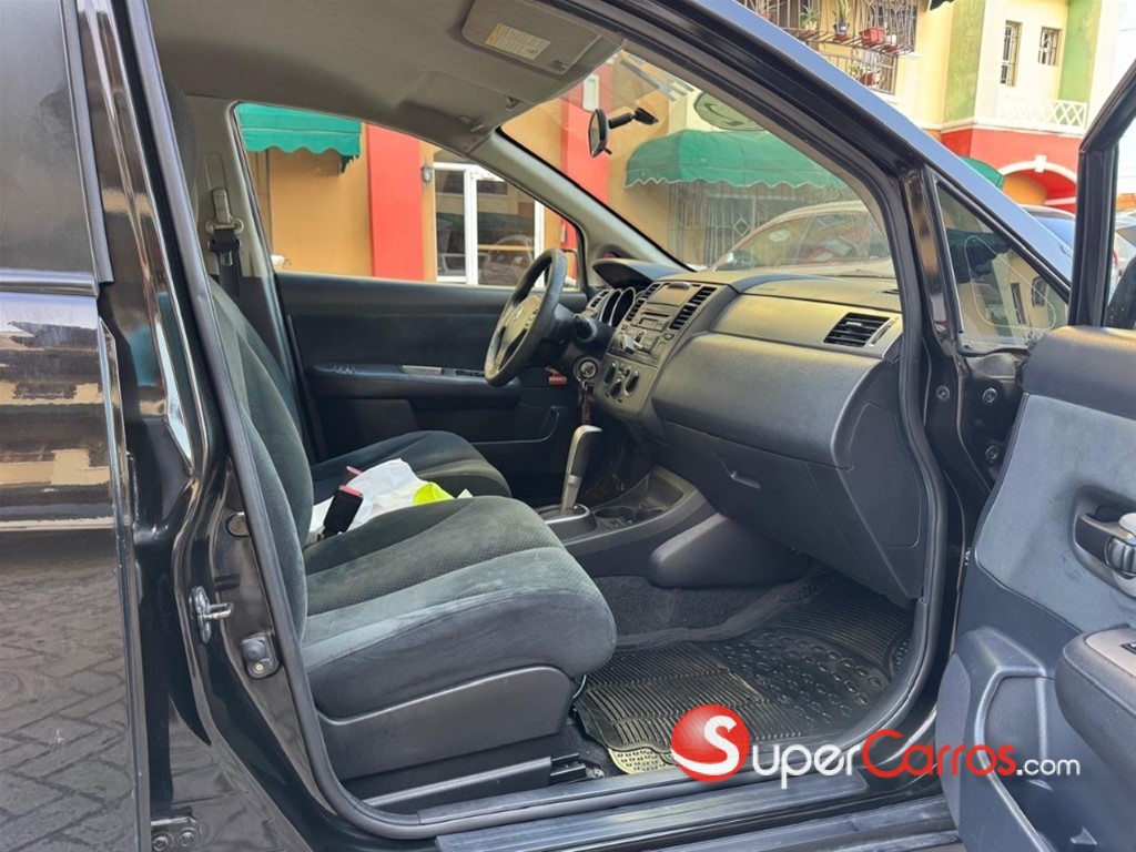 2012 Nissan Versa — foto 8 / 10