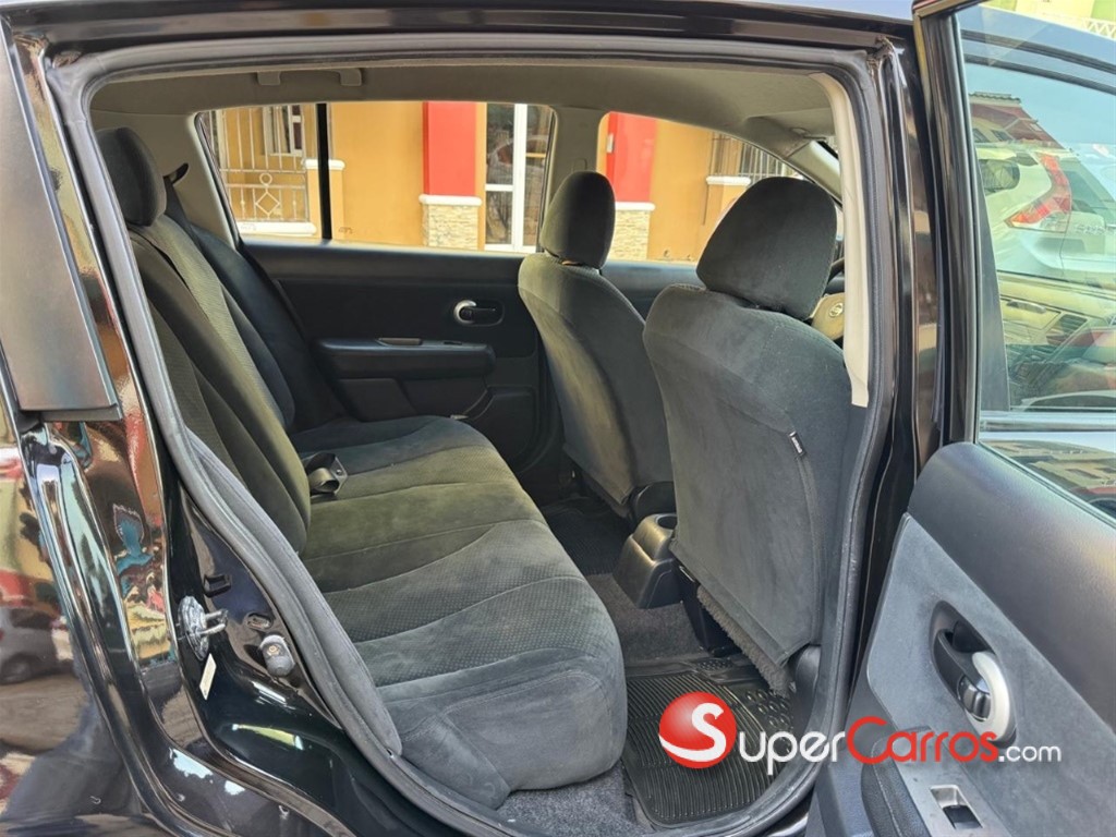 2012 Nissan Versa — foto 9 / 10