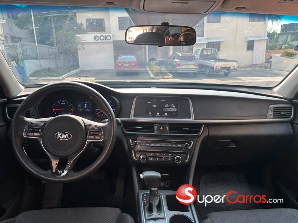 2018 Kia Optima LX — foto 8 / 9