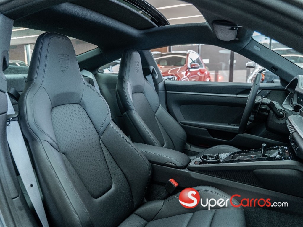 2026 Porsche 911 Carrera — foto 8 / 12