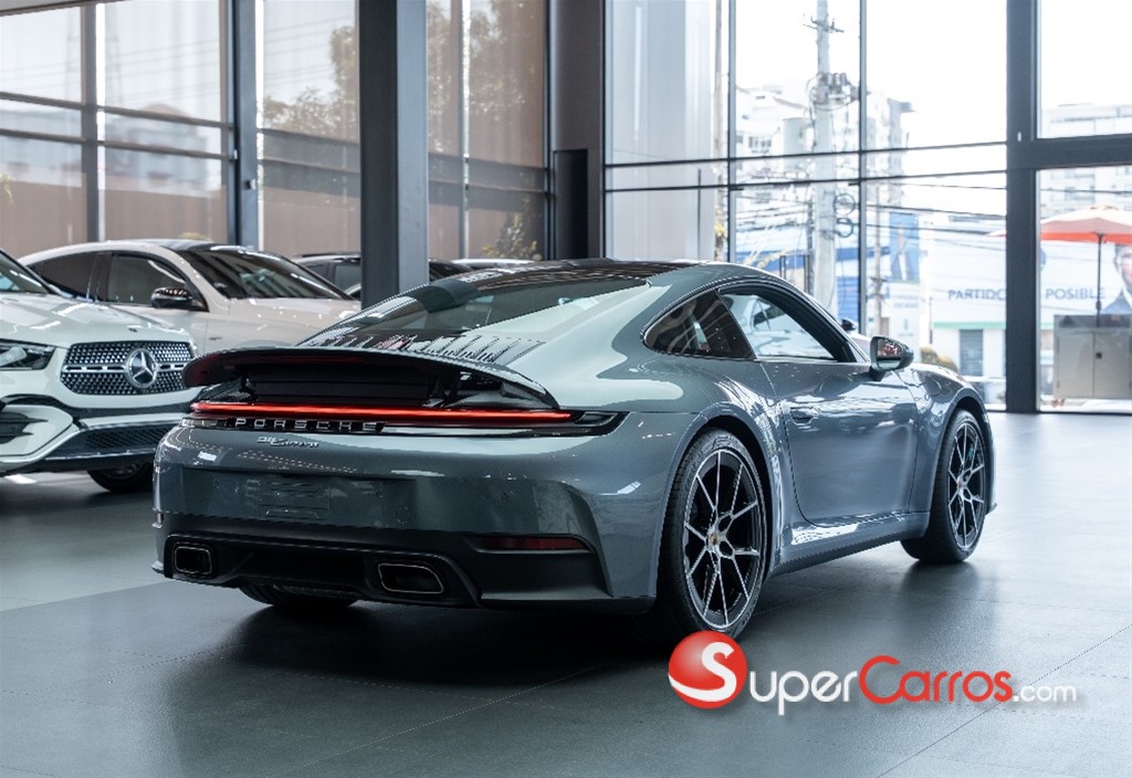 2026 Porsche 911 Carrera — foto 10 / 12