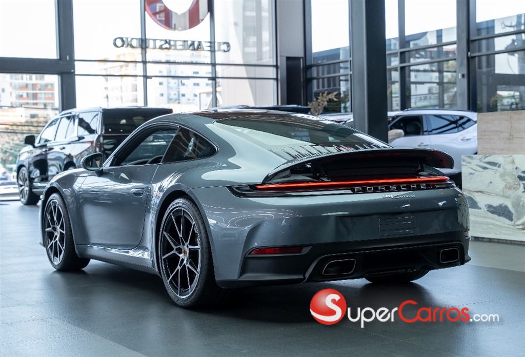 2026 Porsche 911 Carrera — foto 11 / 12