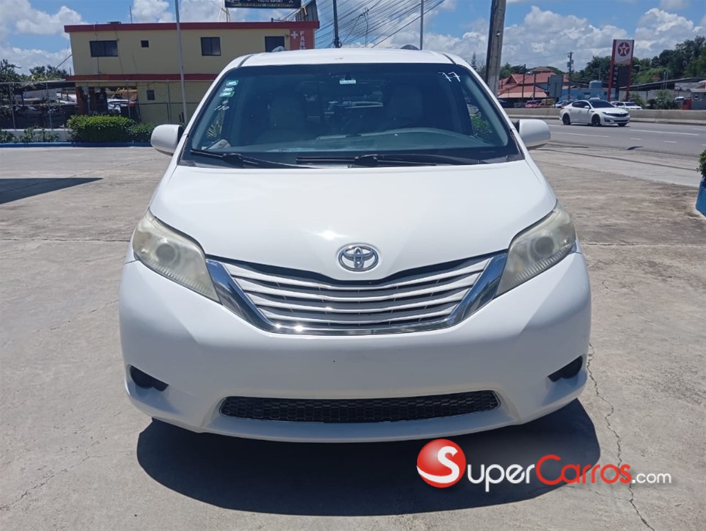 2017 Toyota Sienna LE