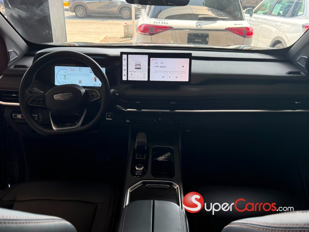 2026 Geely Okavango — foto 8 / 10