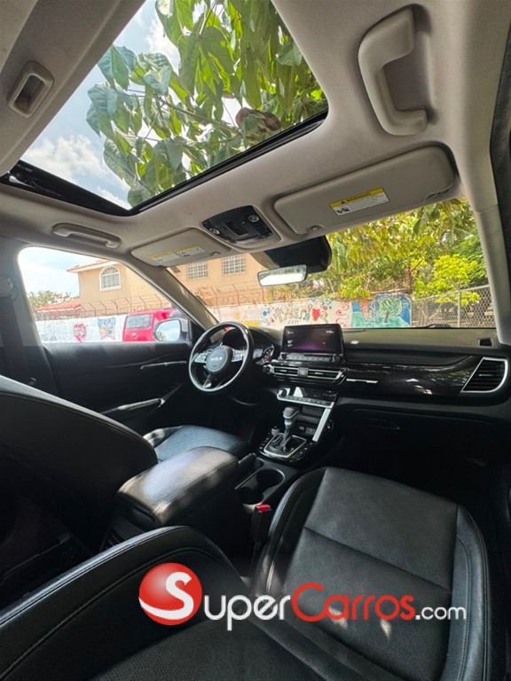 2022 Kia Seltos EX — foto 8 / 10
