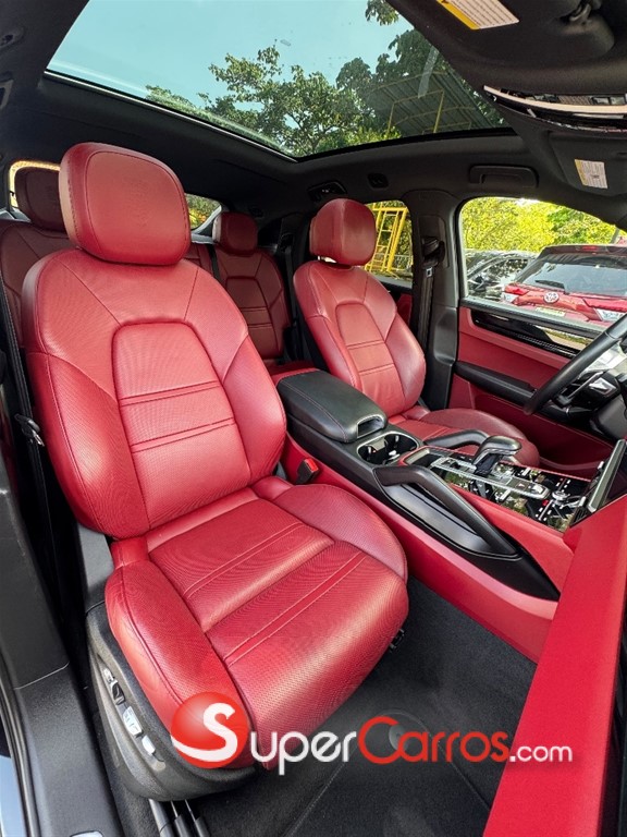 2020 Porsche Cayenne Coupe — foto 9 / 10