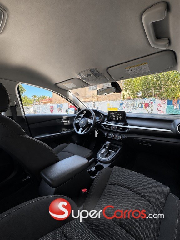 2021 Kia Forte LXS — foto 8 / 10