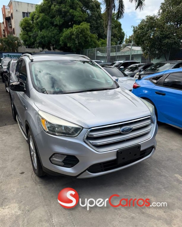 2017 Ford Escape SE Ecoboost — foto 2 / 9