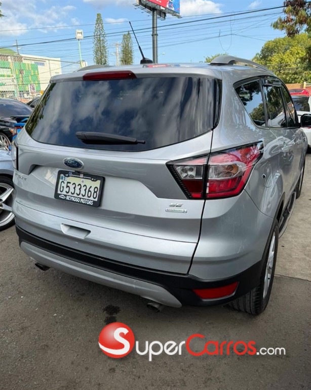 2017 Ford Escape SE Ecoboost — foto 4 / 9