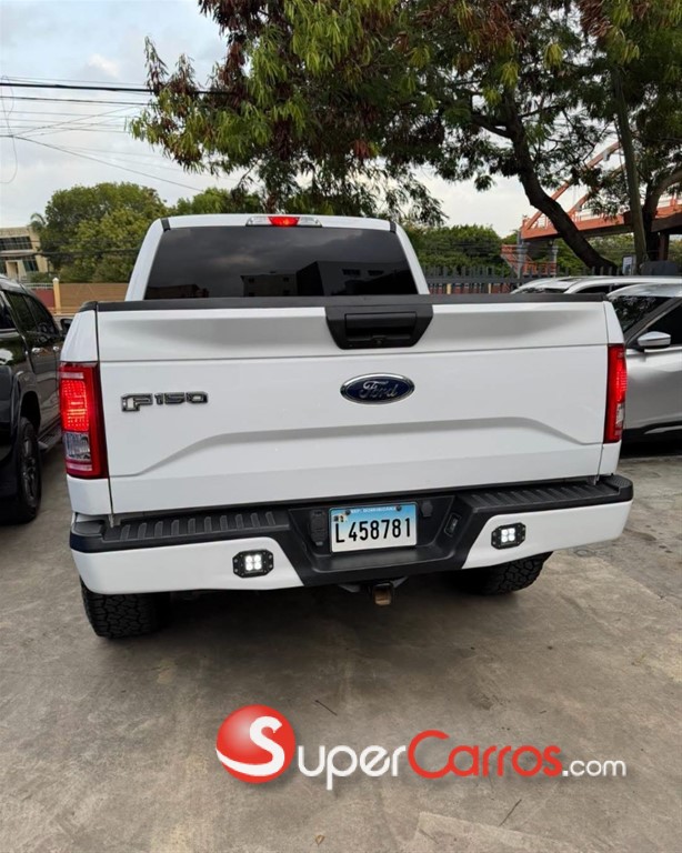 2016 Ford F 150 XLT — foto 5 / 9