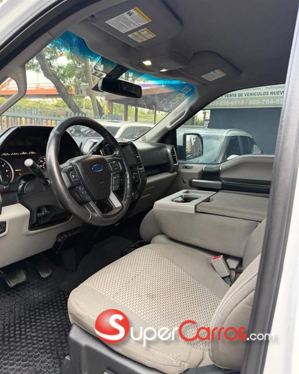2016 Ford F 150 XLT — foto 7 / 9