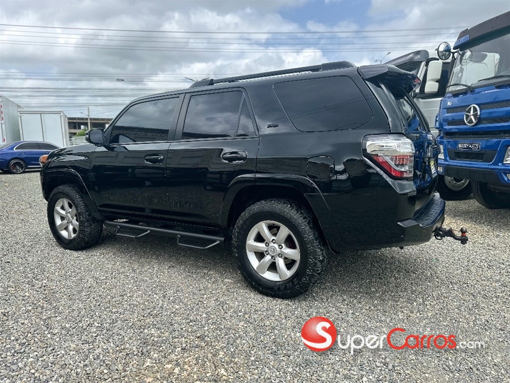 2016 Toyota 4 Runner SR5 Premium — foto 3 / 4