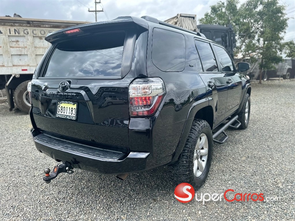 2016 Toyota 4 Runner SR5 Premium — foto 4 / 4