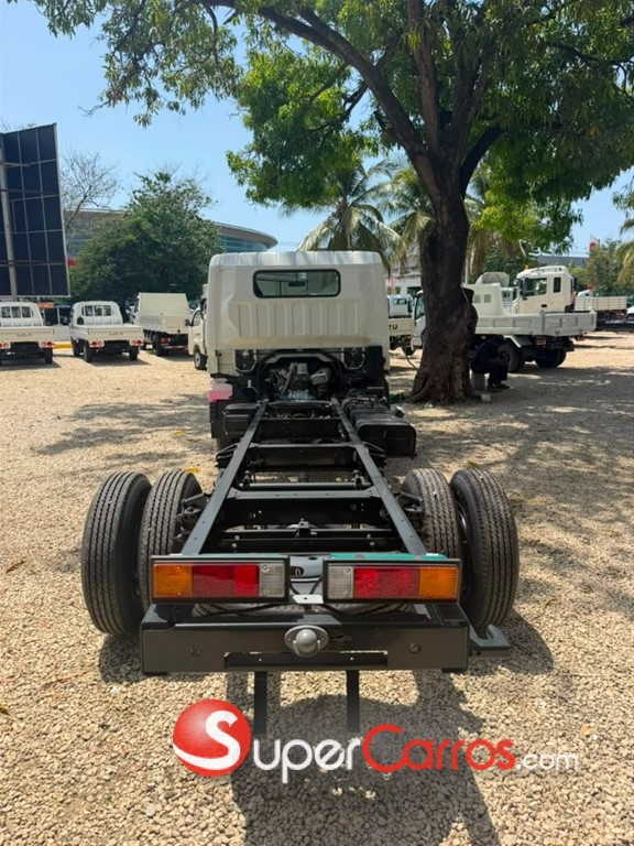 2027 Mitsubishi Motors Canter Chassis 16 Pies — foto 6 / 12