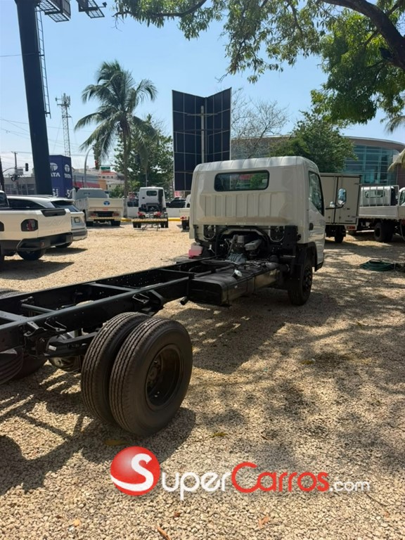 2027 Mitsubishi Motors Canter Chassis 16 Pies — foto 7 / 12