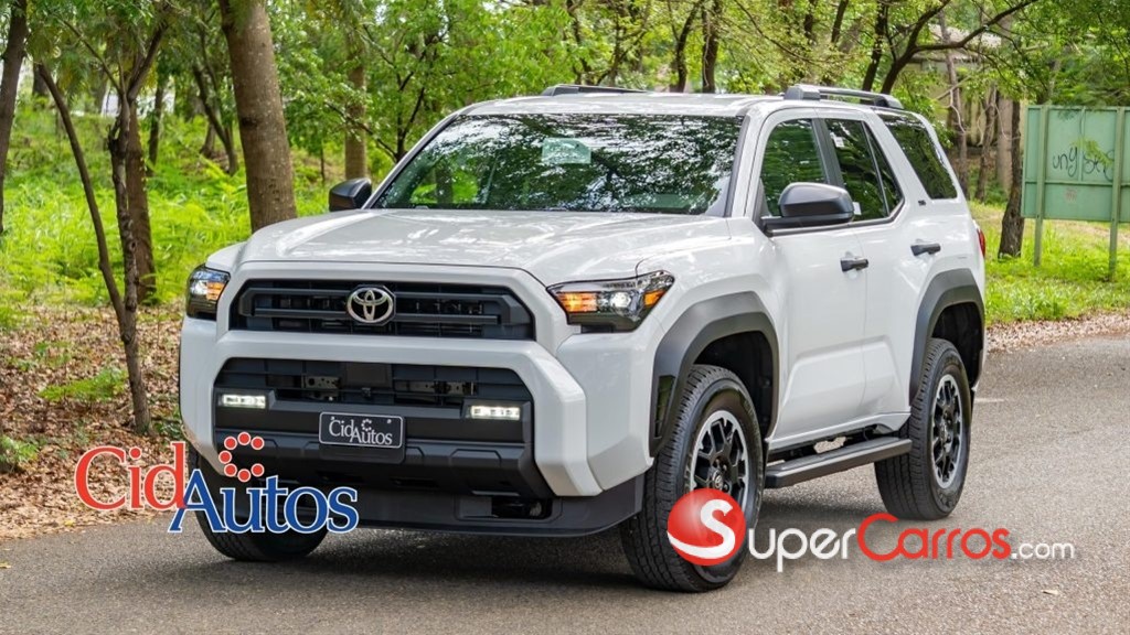 2027 Toyota 4 Runner SR5 — foto 2 / 12