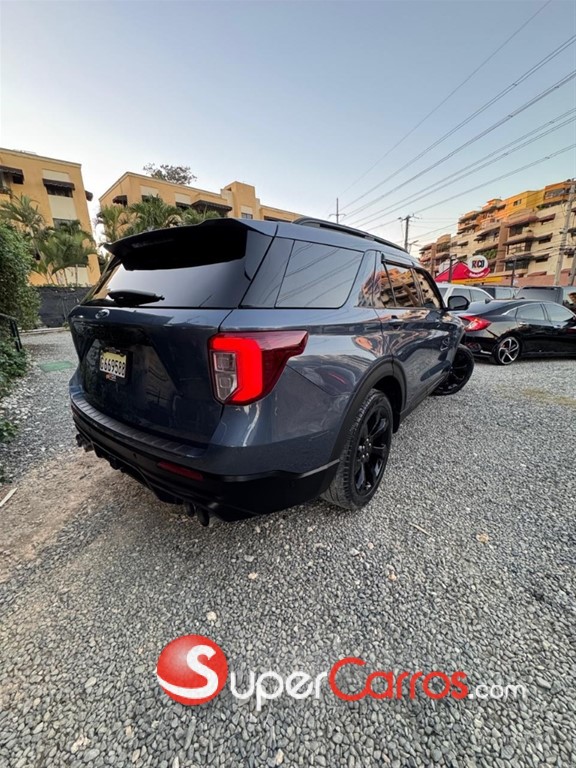 2021 Ford Explorer ST — foto 5 / 8