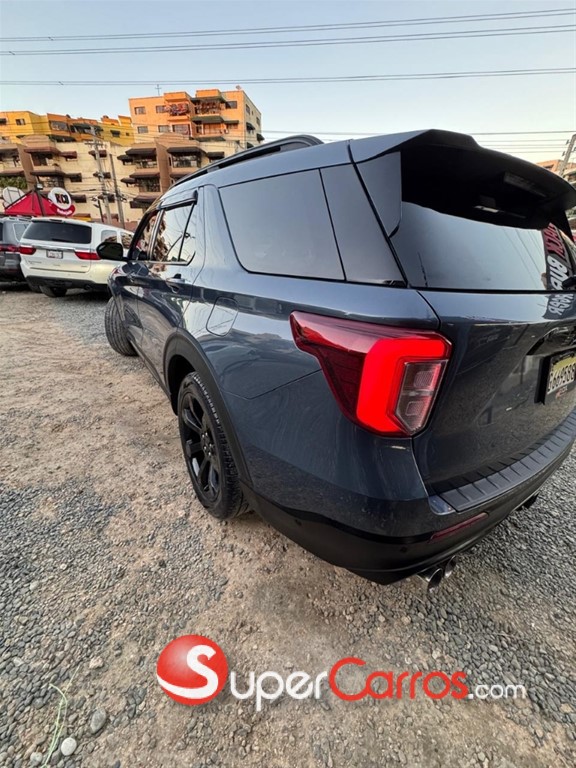 2021 Ford Explorer ST — foto 7 / 8