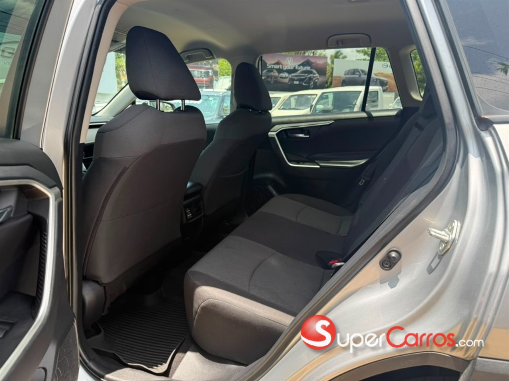 2021 Toyota RAV4 XLE — foto 4 / 11
