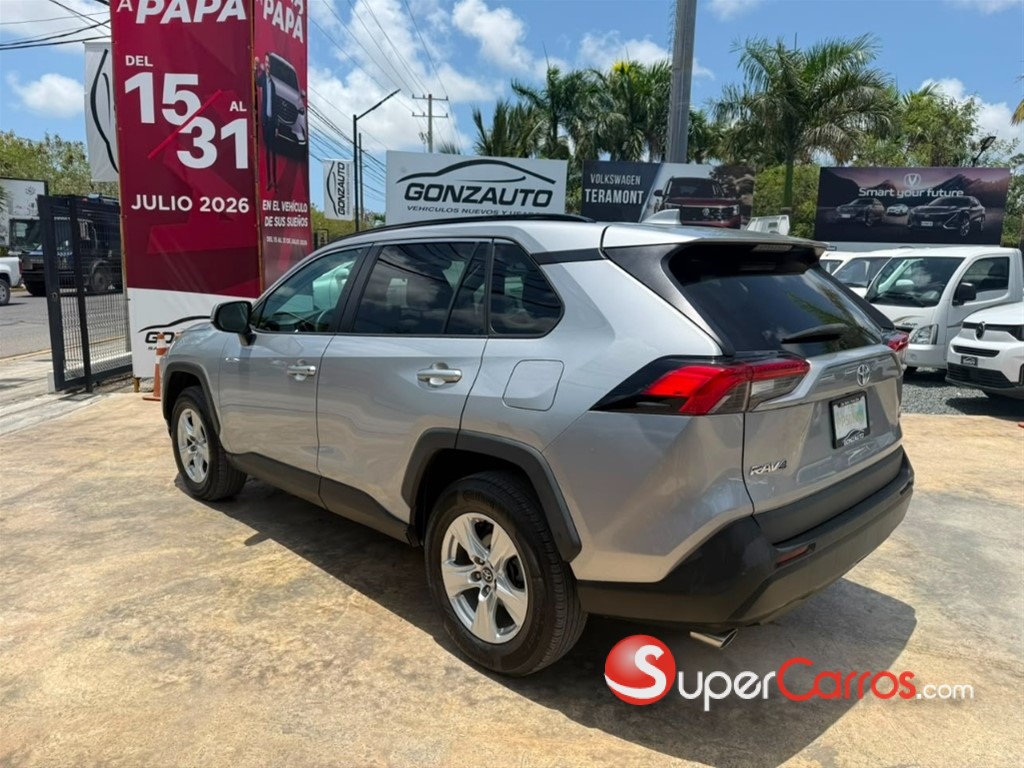 2021 Toyota RAV4 XLE — foto 7 / 11