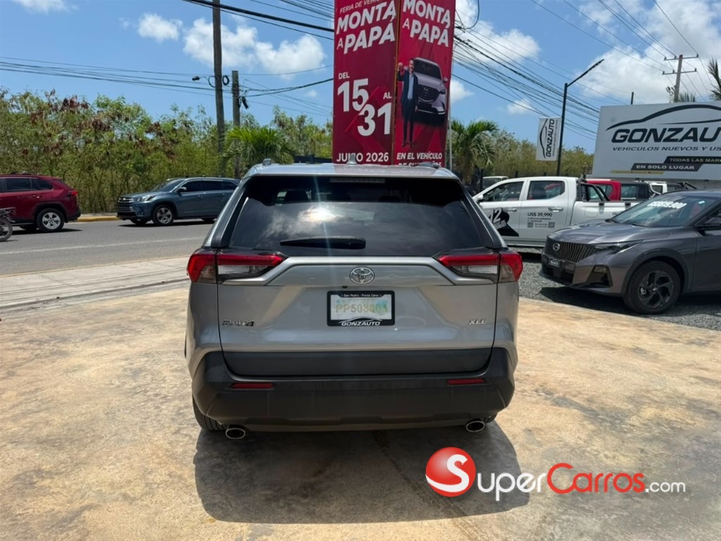 2021 Toyota RAV4 XLE — foto 8 / 11