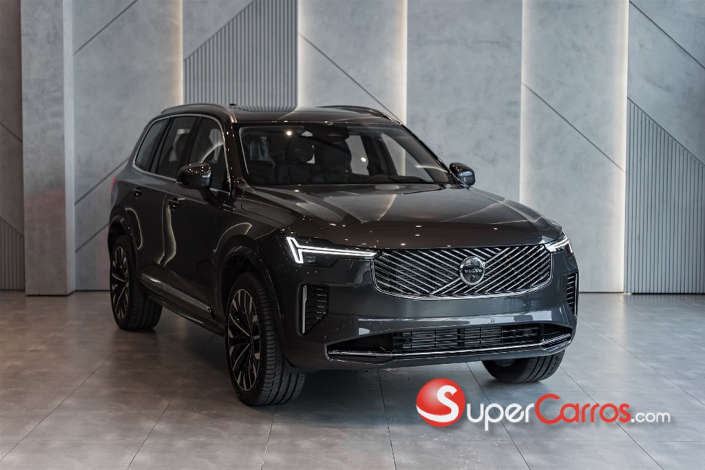2026 Volvo XC90 RE Plus