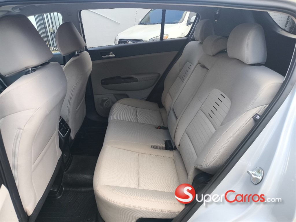 2020 Kia Sportage LX — foto 7 / 12