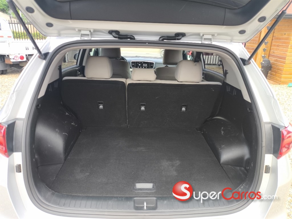 2020 Kia Sportage LX — foto 8 / 12