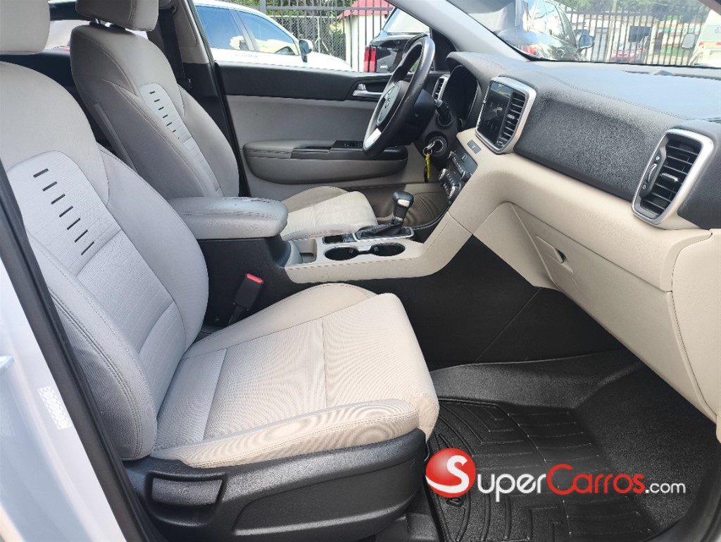 2020 Kia Sportage LX — foto 9 / 12