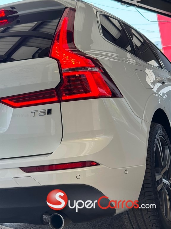 2019 Volvo XC60 Momentum T5 — foto 6 / 11