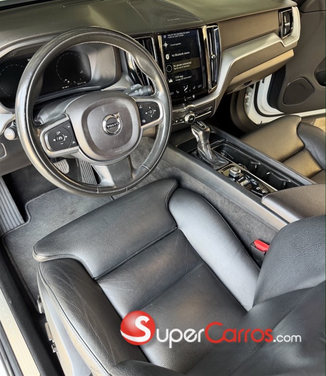 2019 Volvo XC60 Momentum T5 — foto 8 / 11